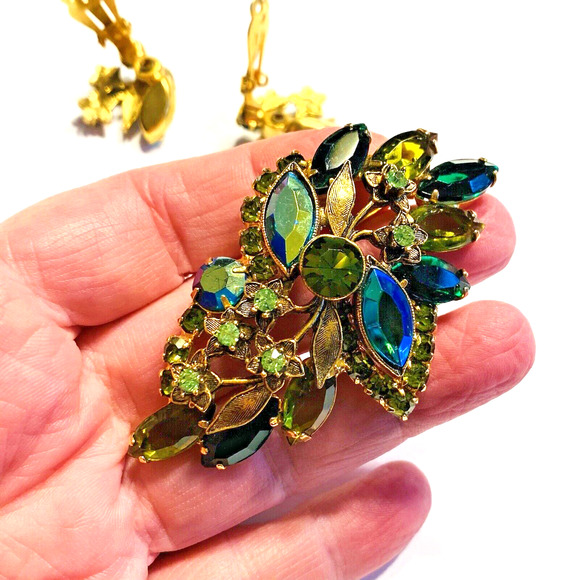 Vintage Jewelry Set Brooch & Clip On Earrings Blue/Green AB Crystal Rhinestones - Picture 8 of 11